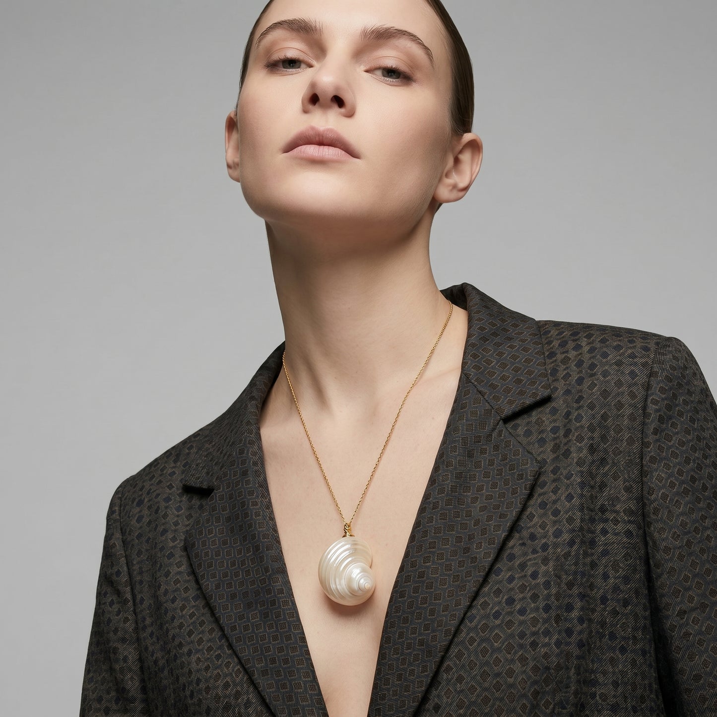 Seashell Pendant Gold Necklace
