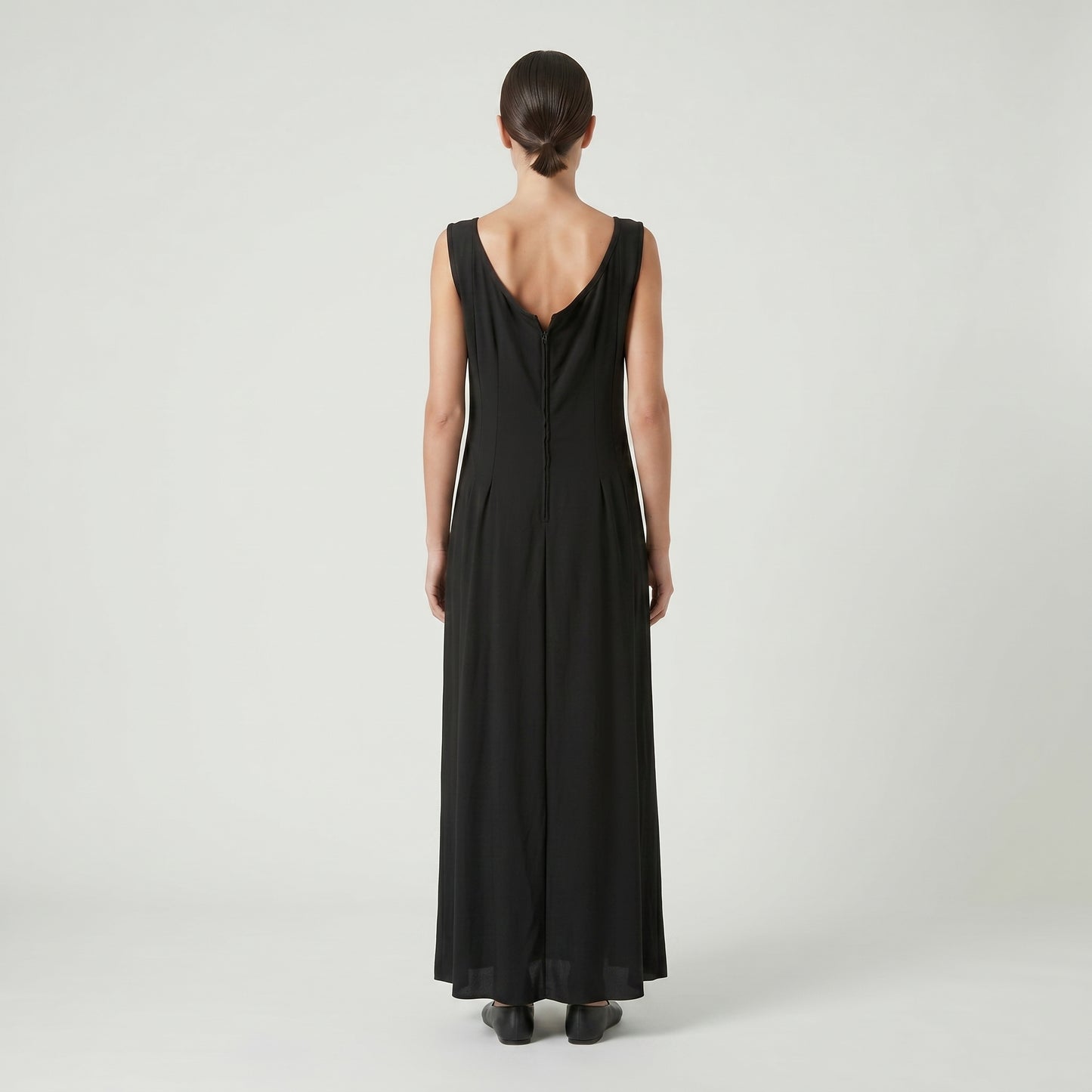Elegant Pleated Sleeveless Dress