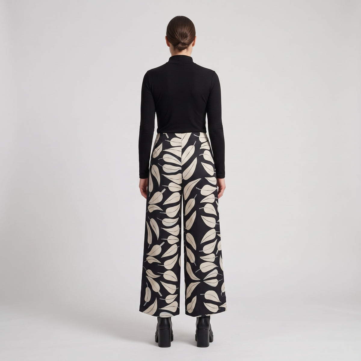 Graphic Print Leaf Culottes