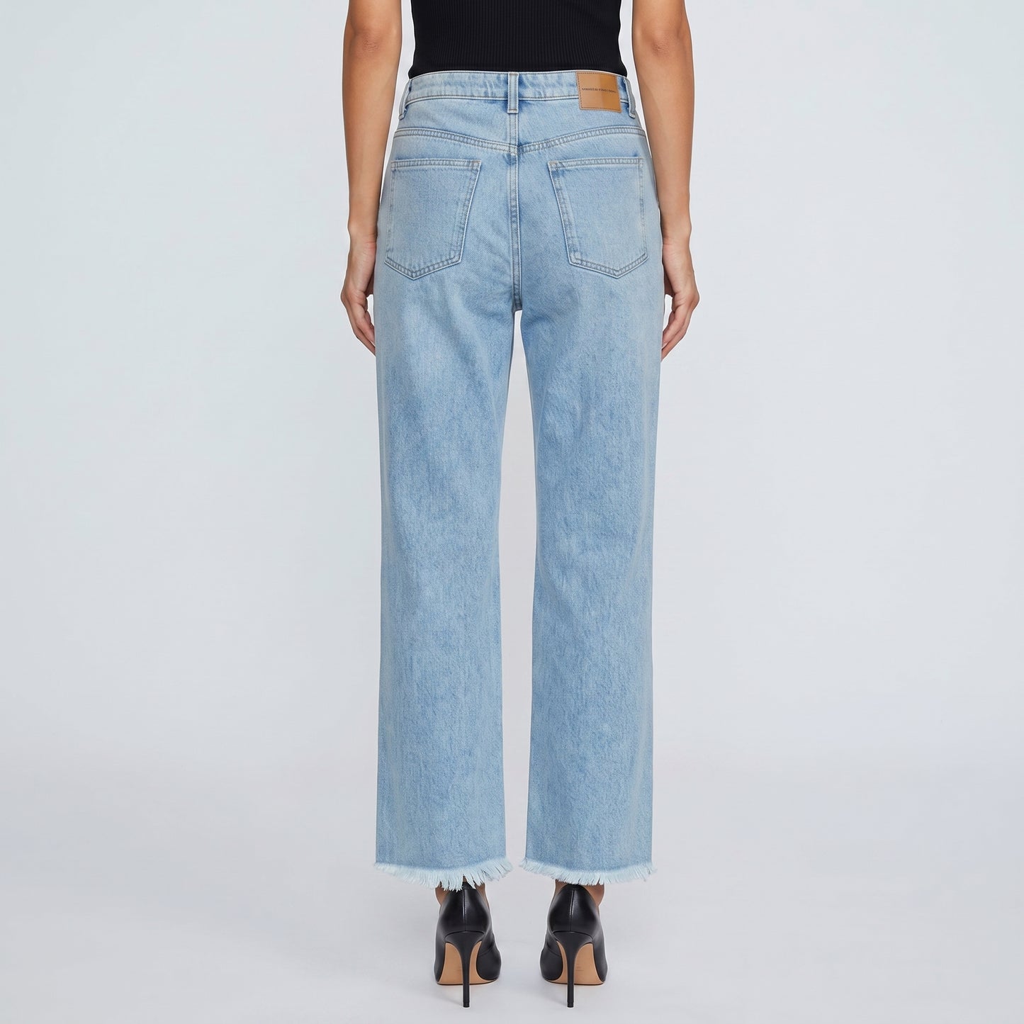 Light Wash Frayed Hem Jeans