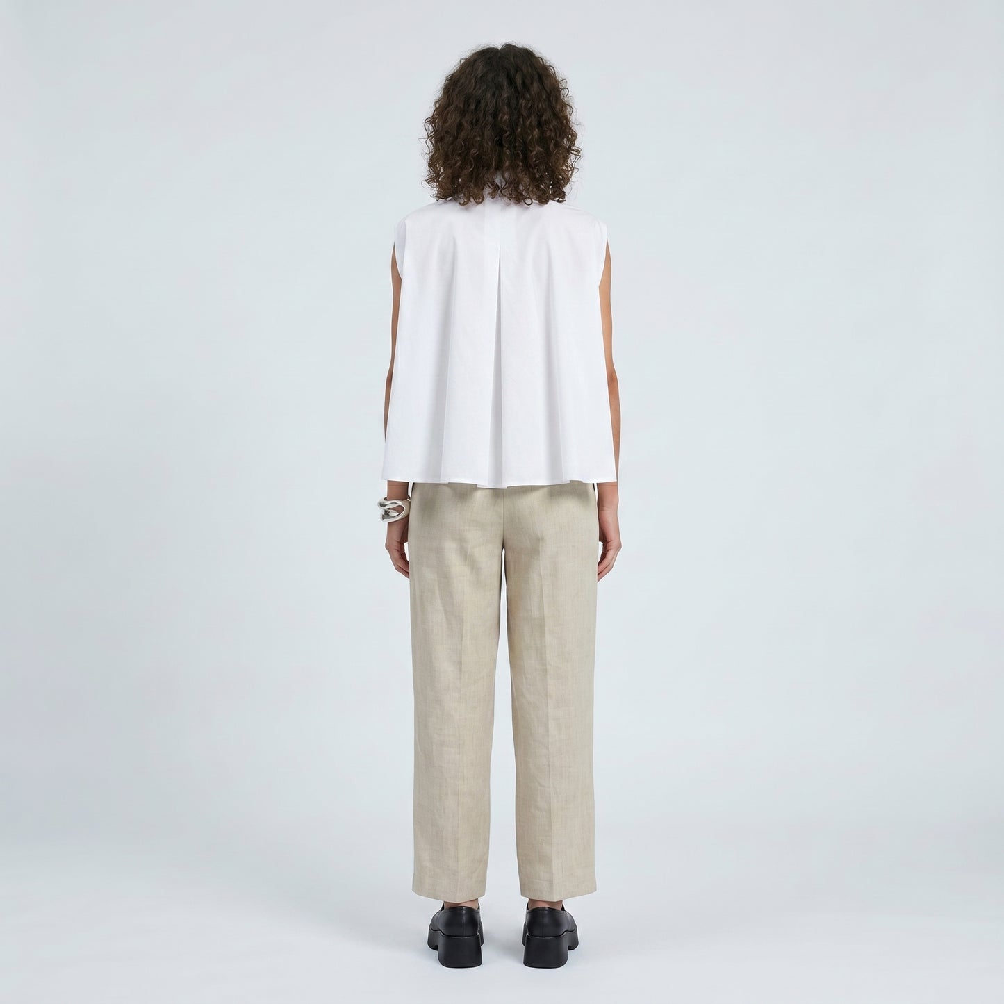 Sleeveless Cotton Pocket Shirt