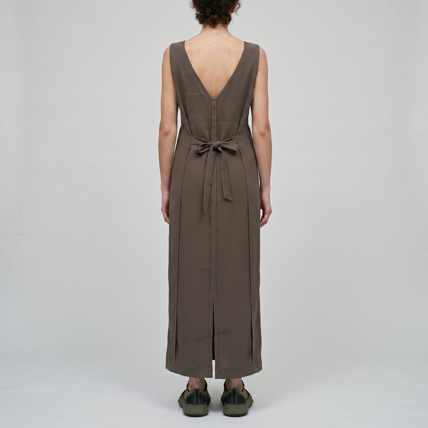Sleeveless Minimalist Column Midi Dress