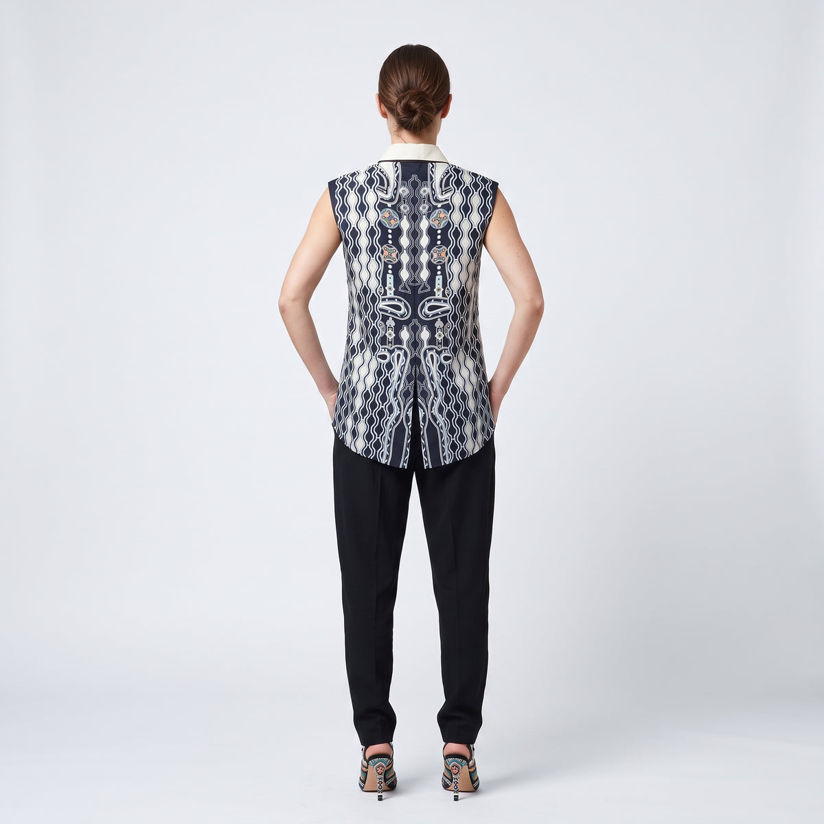 Graphic Print Collared Sleeveless Vest