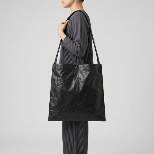 Sleek Black Leather Shoulder Bag