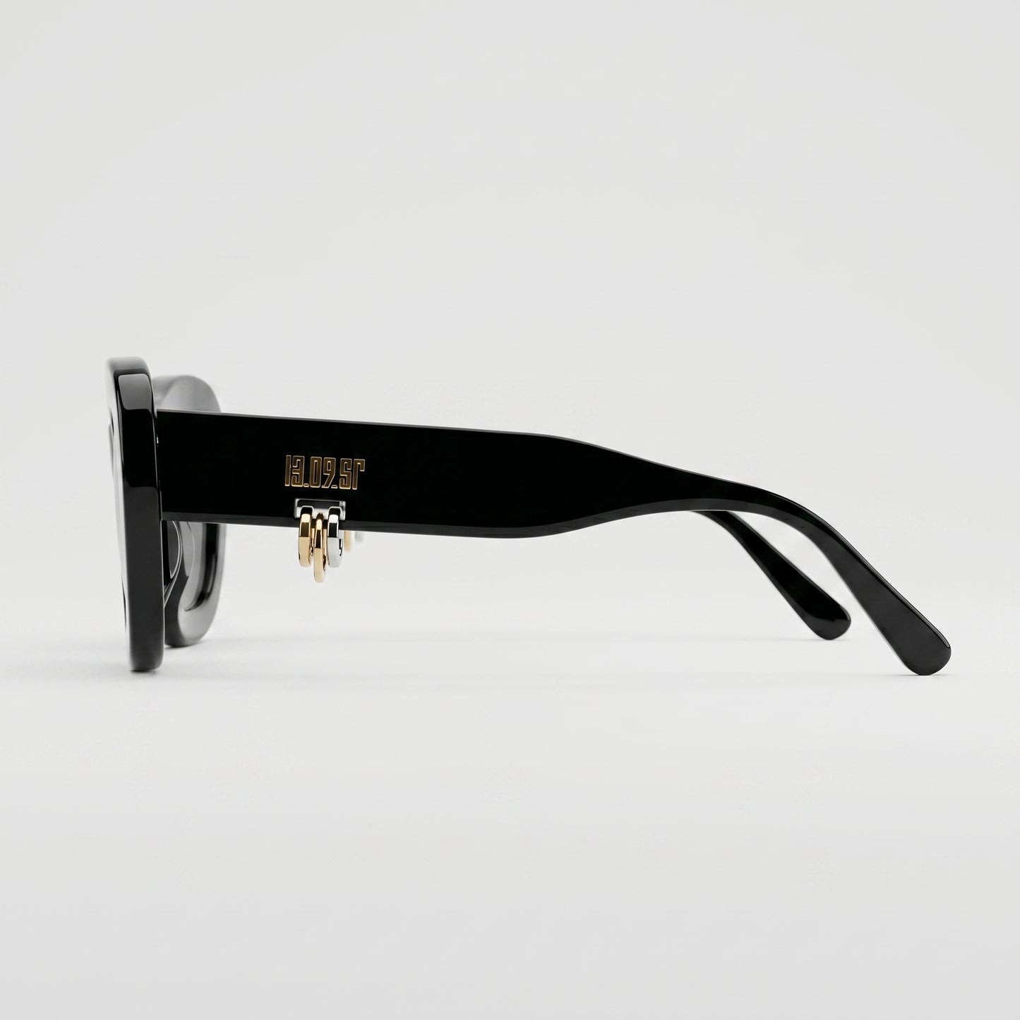Sculptural Oval Frame Sunglasses