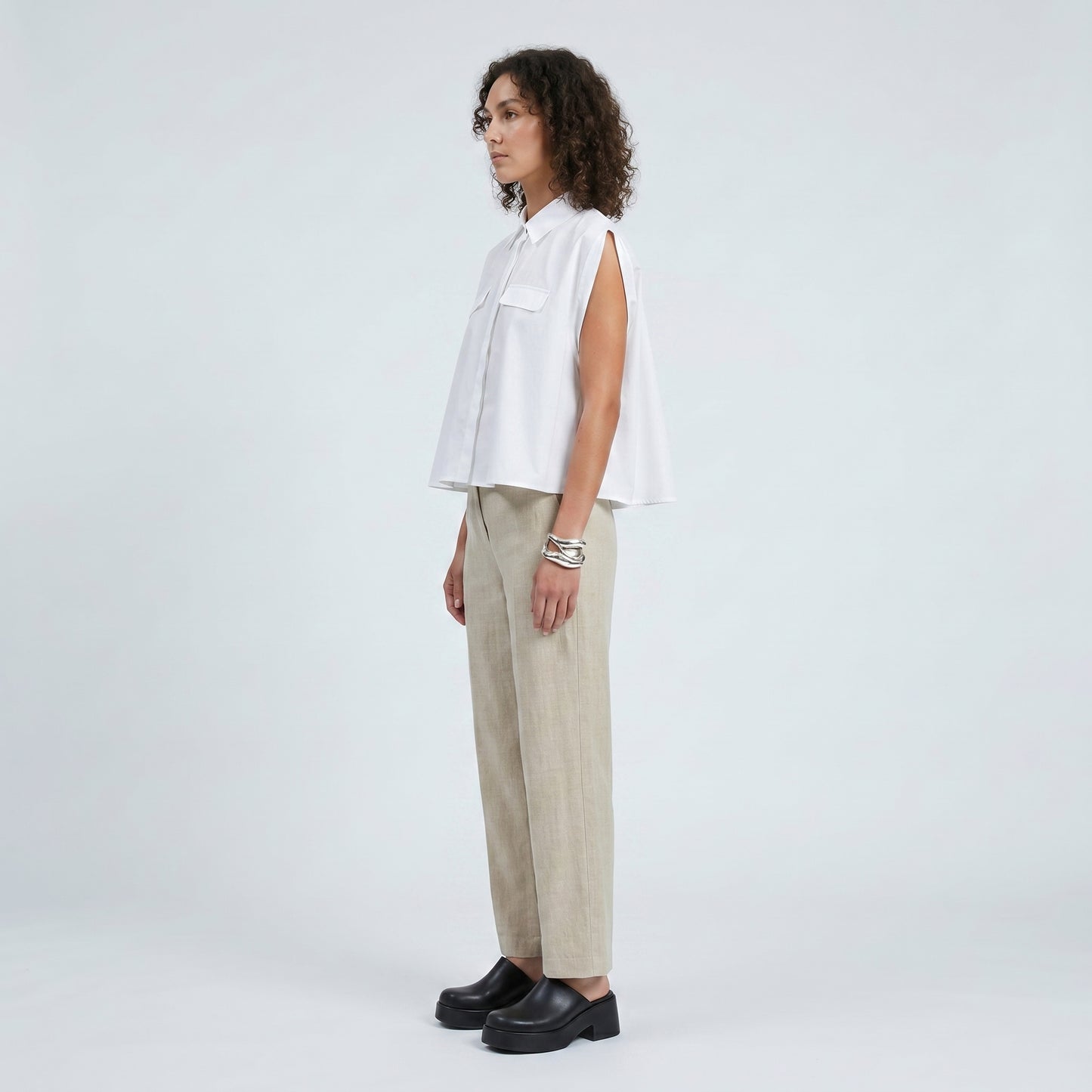 Sleeveless Cotton Pocket Shirt
