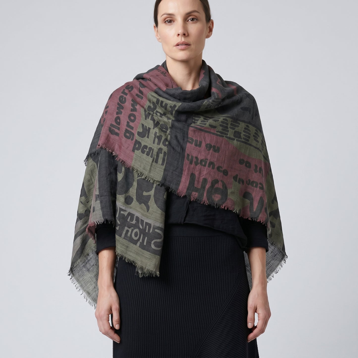 Graphic Print Fringed Square Scarf