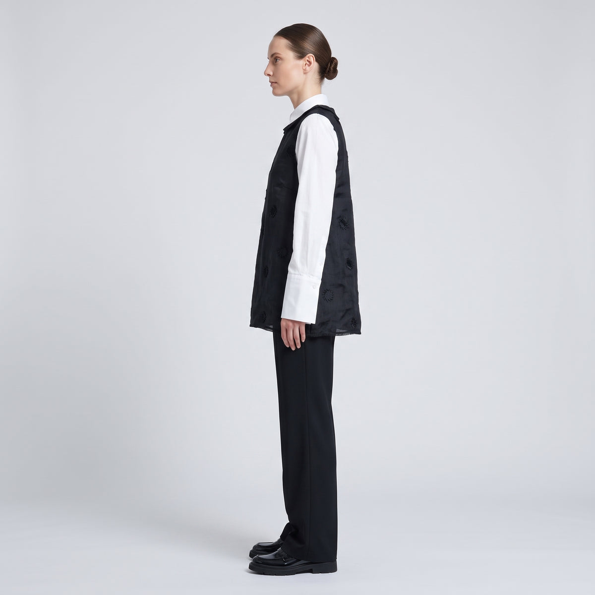 Embroidered Peter Pan Collar Top