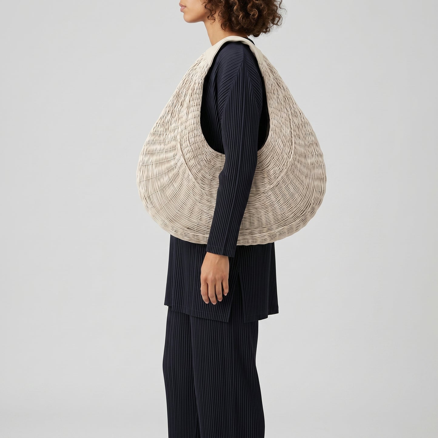 Bivalda Wide Woven Shoulder Bag