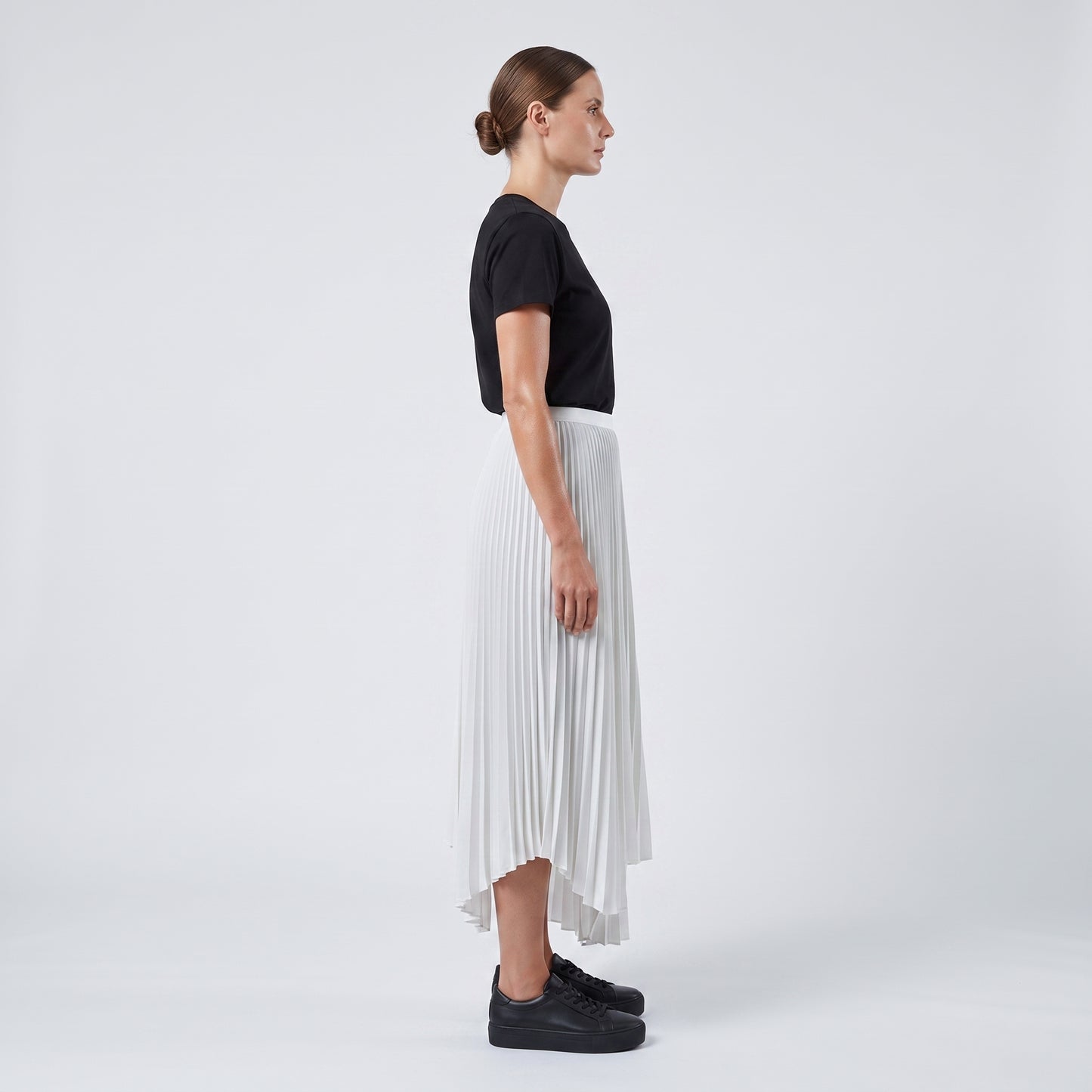 Elegant White Pleated Midi Skirt