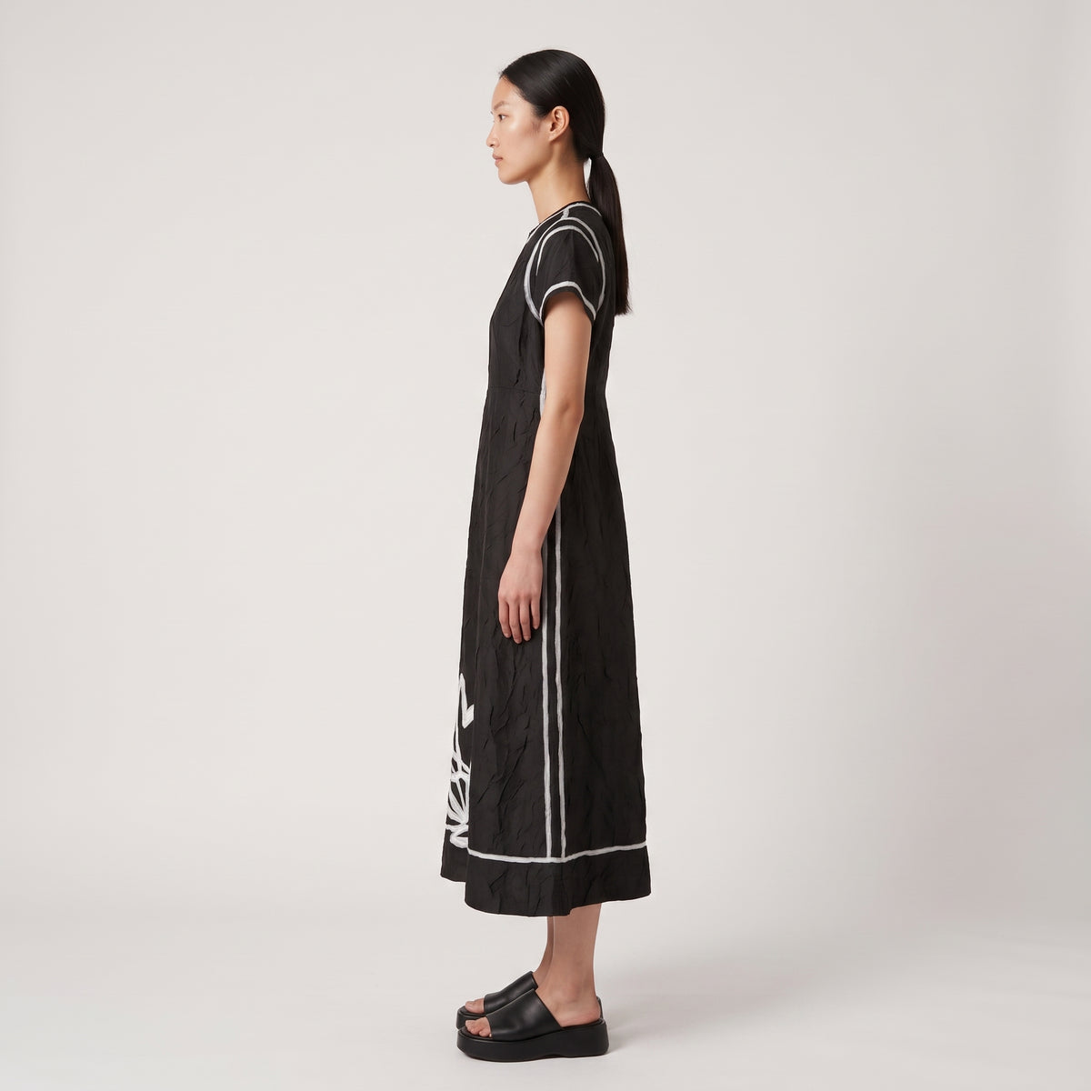Embroidered Contrast Trim Midi Dress