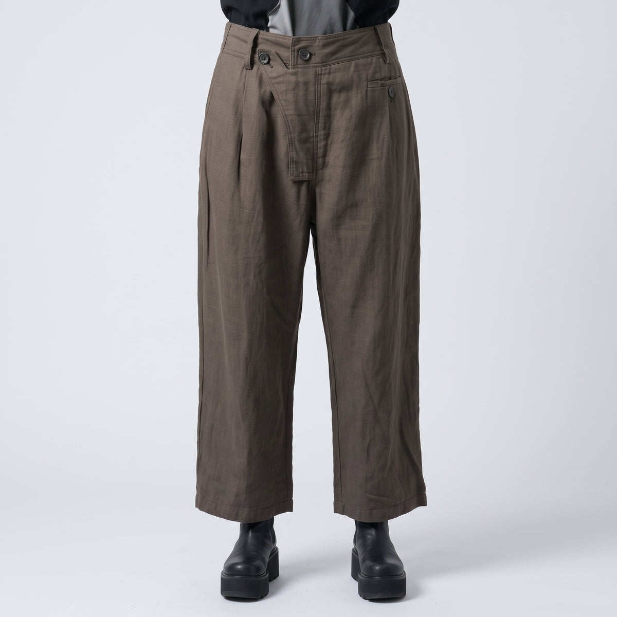 Relaxed Olive Linen Cropped Trousers