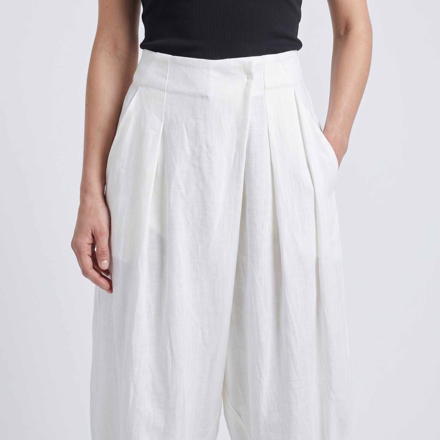 Tailored Linen Cropped Trousers