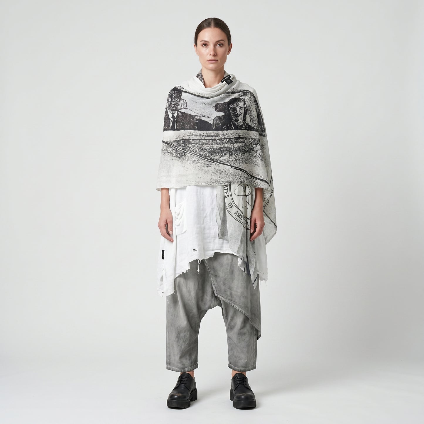 Artistic Graphic Print Scarf