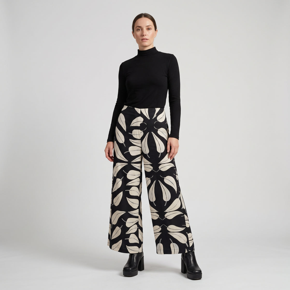 Graphic Print Leaf Culottes