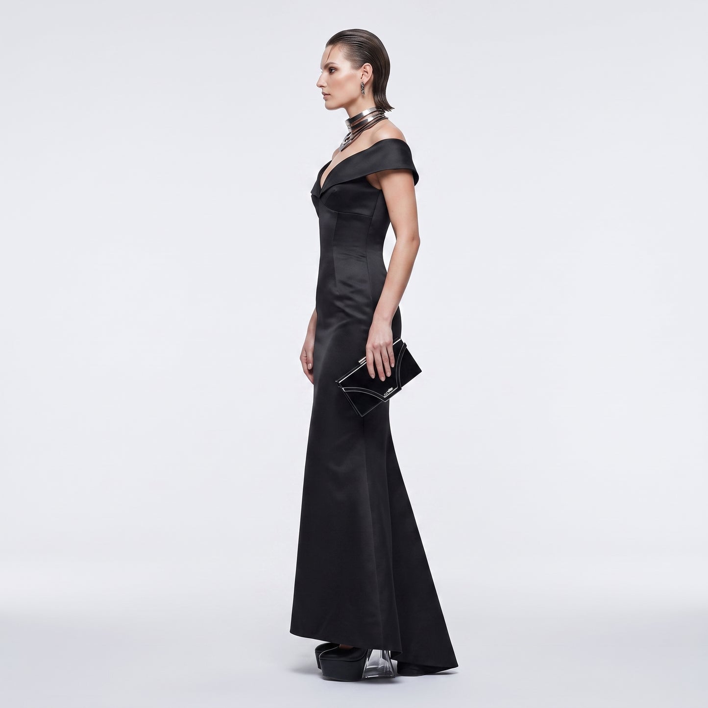 Elegant Off-Shoulder Mermaid Gown