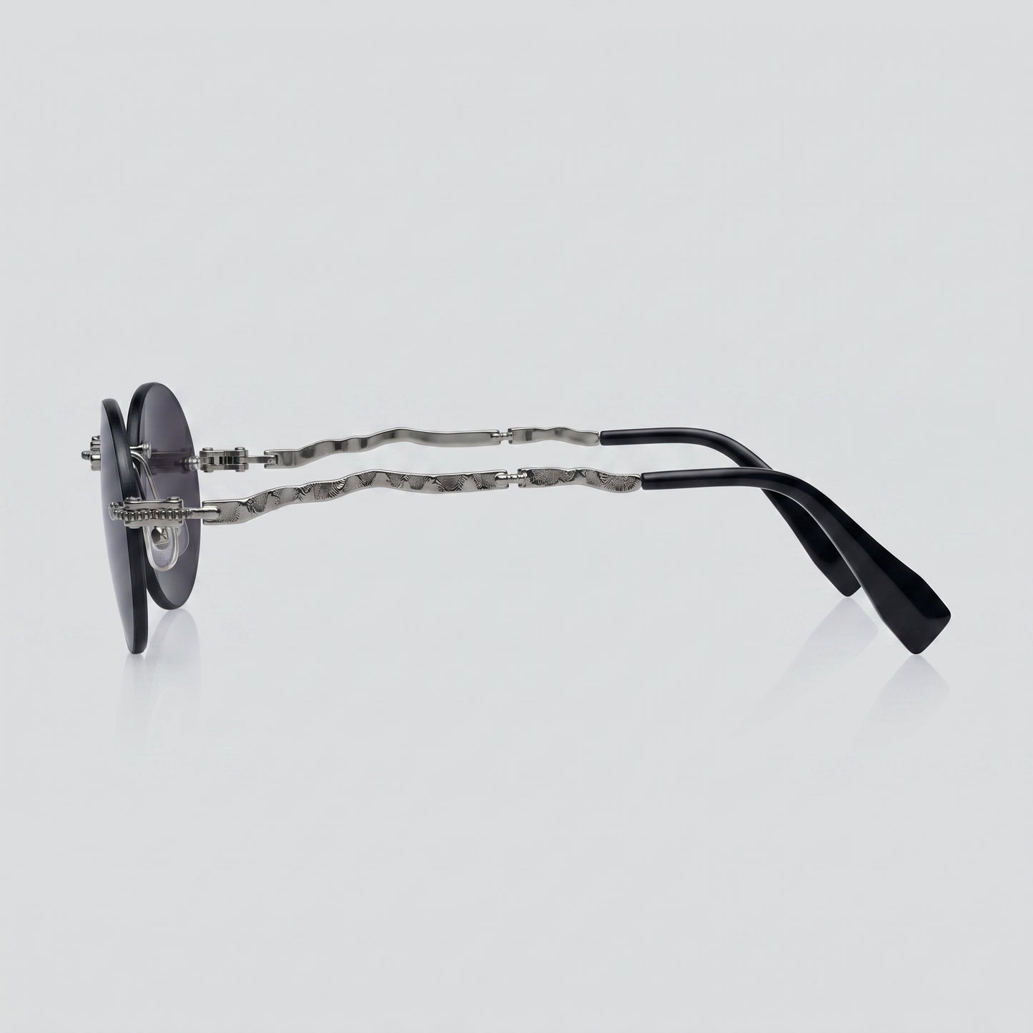 Avant-Garde Round Metal Sunglasses
