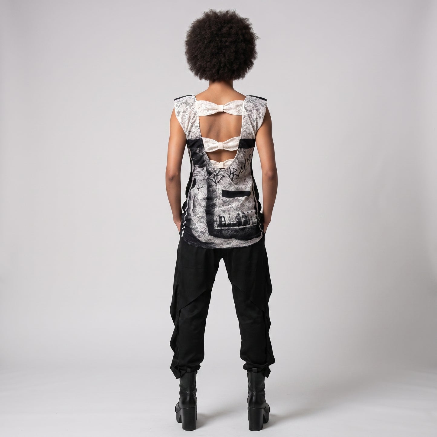 Graphic Print Lace Sleeveless Top