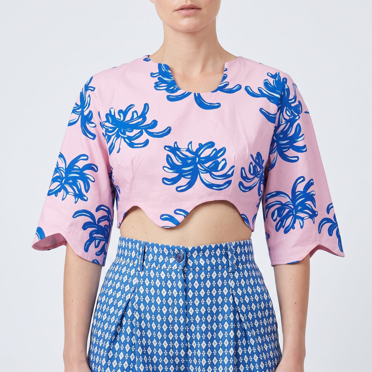 Floral Print Scalloped Cropped Top