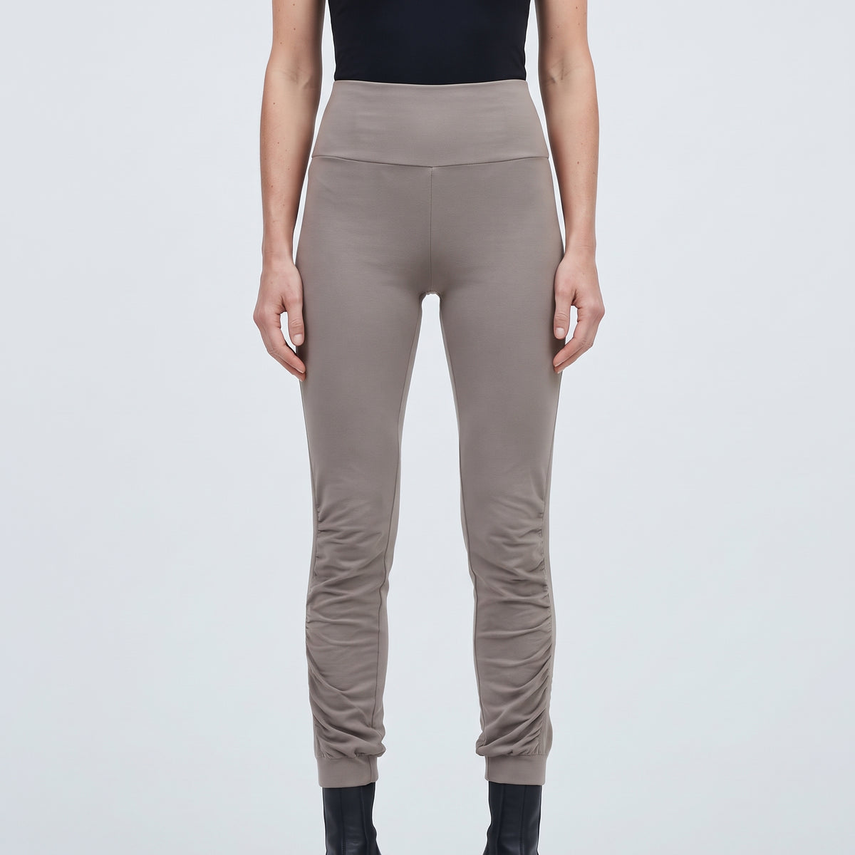 Essential Slim Fit Knit Leggings