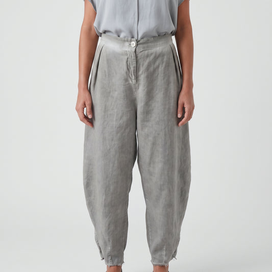 Relaxed Pleated Linen Trousers