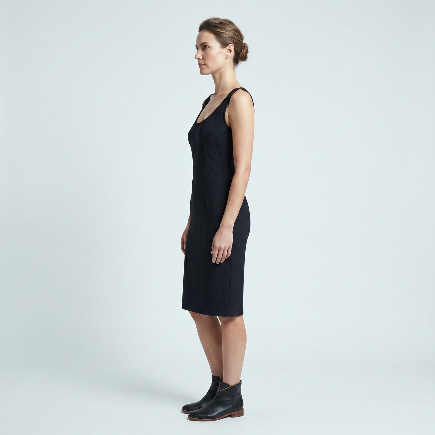 Essential Sleeveless Black Sheath