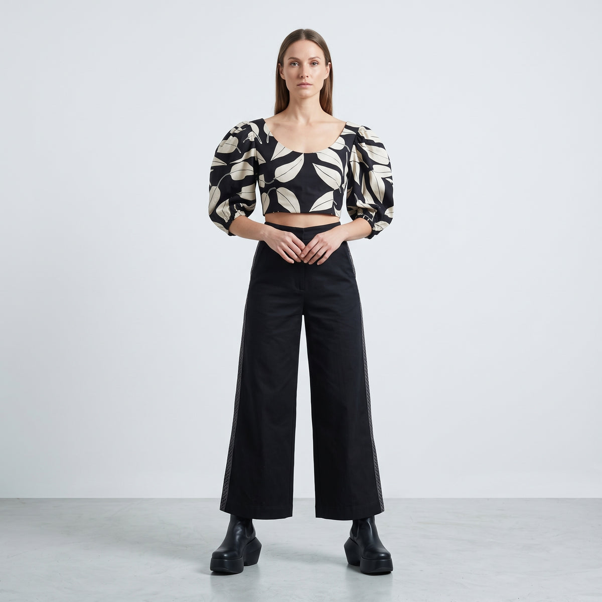 Leaf Print Puff Sleeve Crop