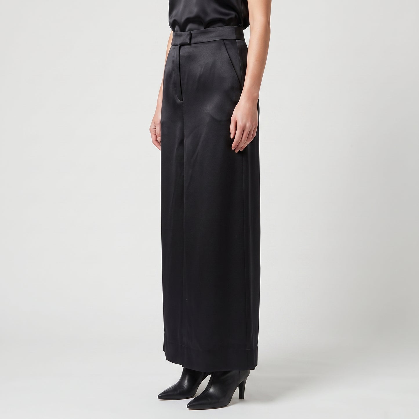 Tailored High-Waisted Black SKIRT