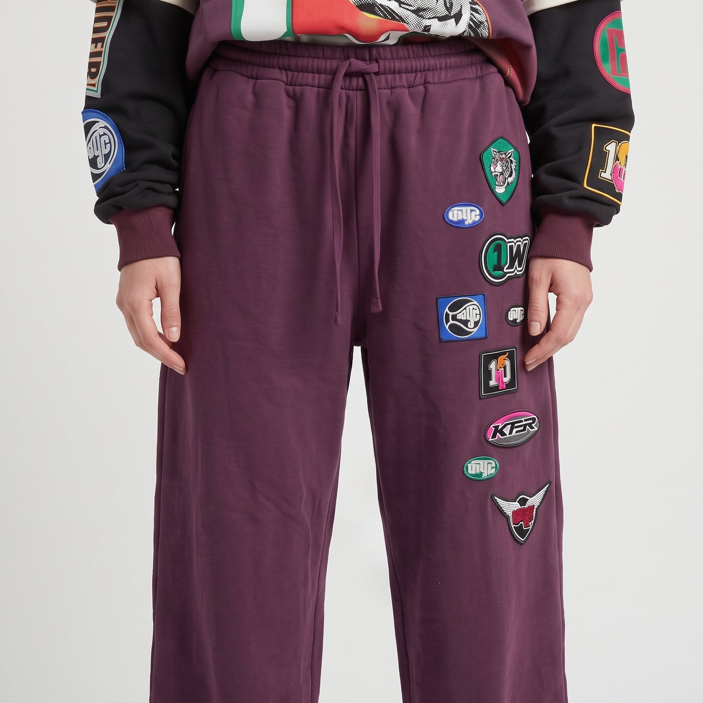 Embroidered Patch Detail Sweatpants