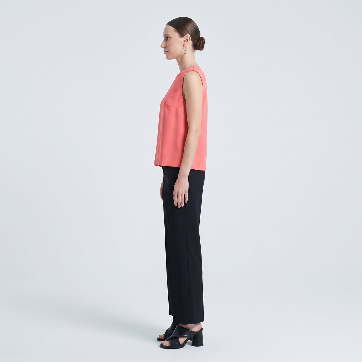Sleeveless Coral Round Neck Top