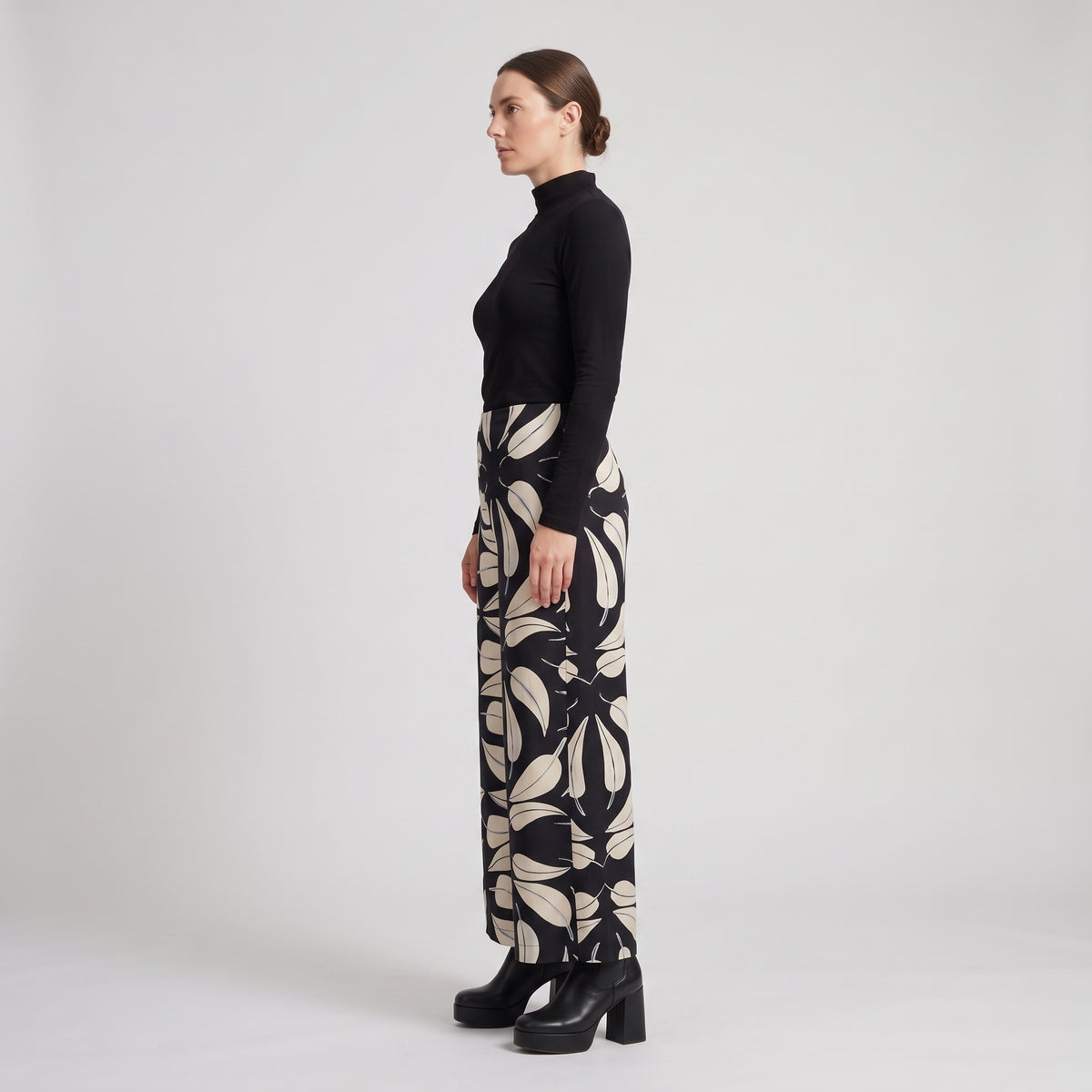 Graphic Print Leaf Culottes