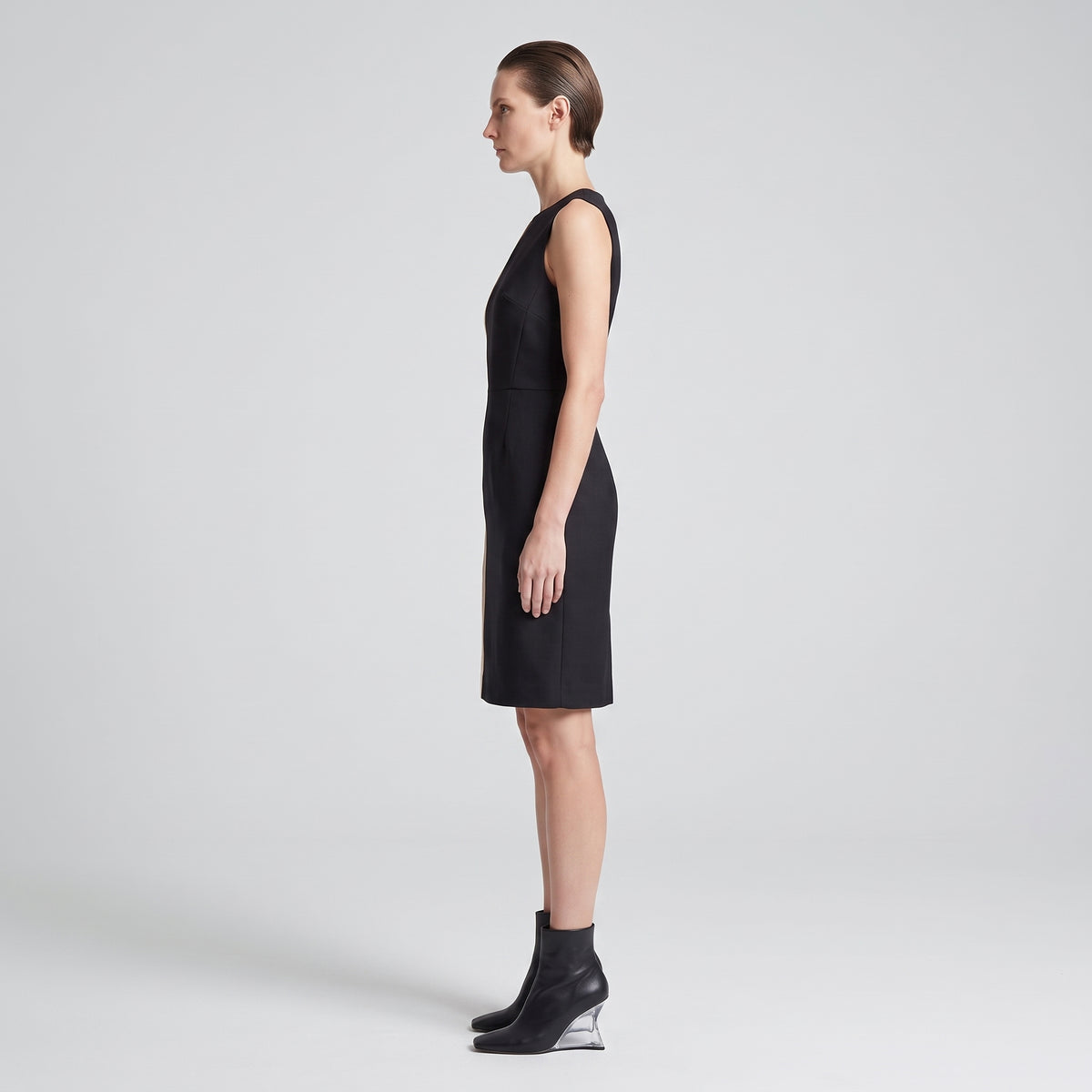 Colorblock Sleeveless Tailored Sheath Dress
