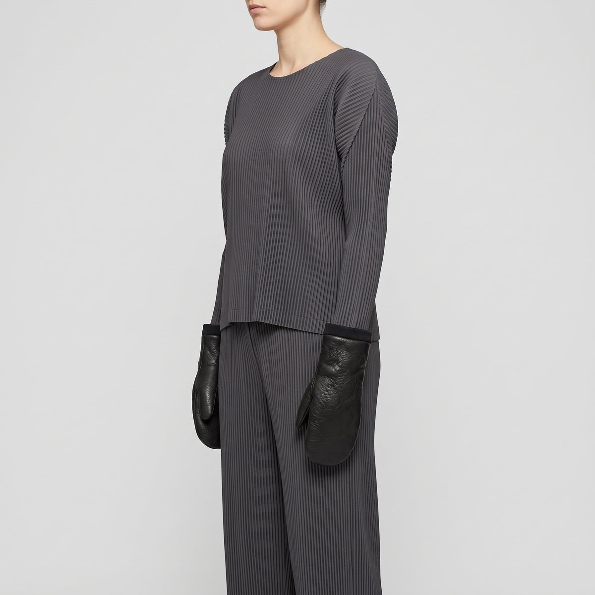 Minimalist Black Leather Mittens