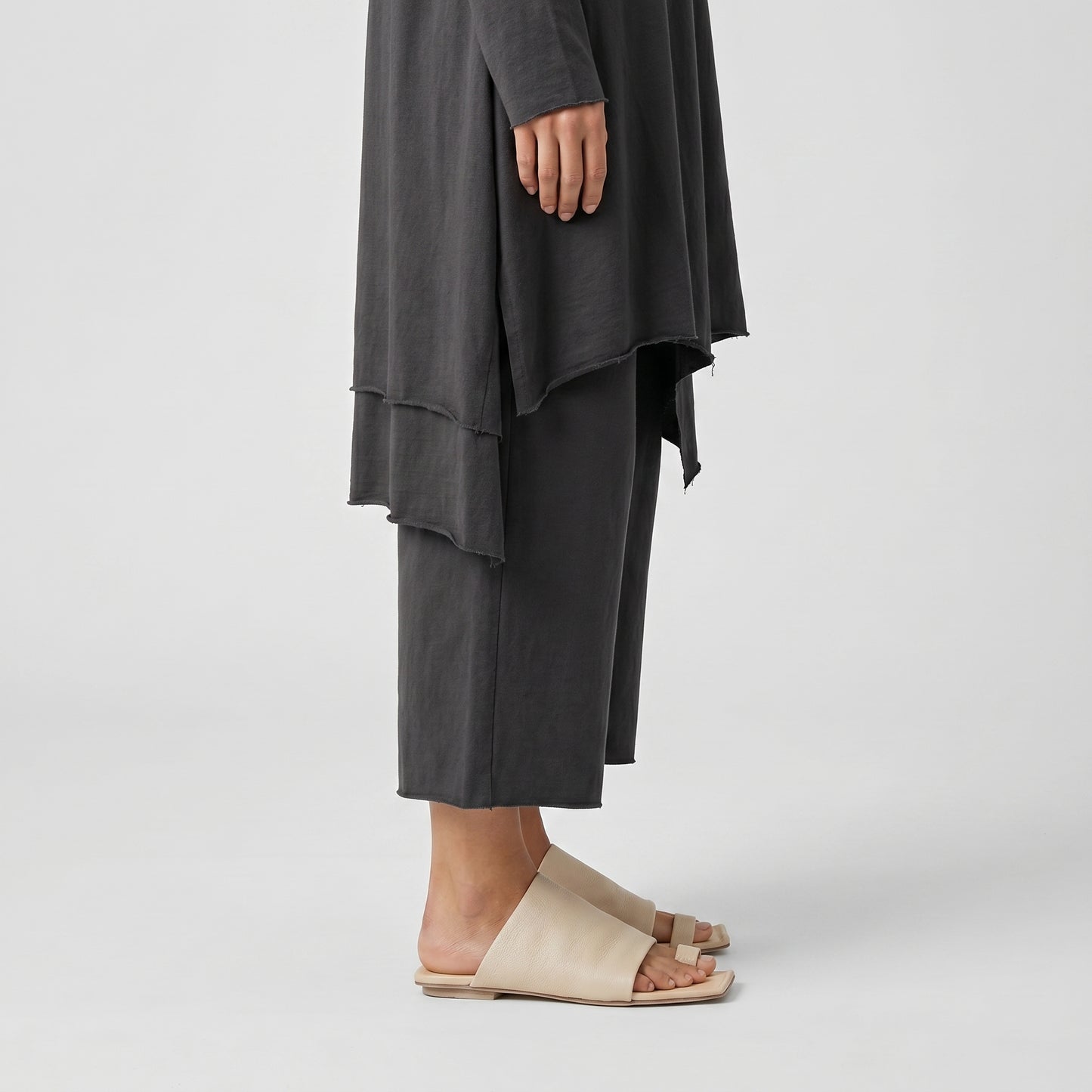 Minimalist Leather Toe-Loop Sandals