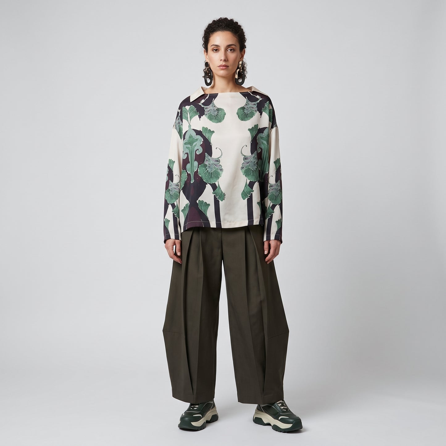 Graphic Print Collared Silk Blouse