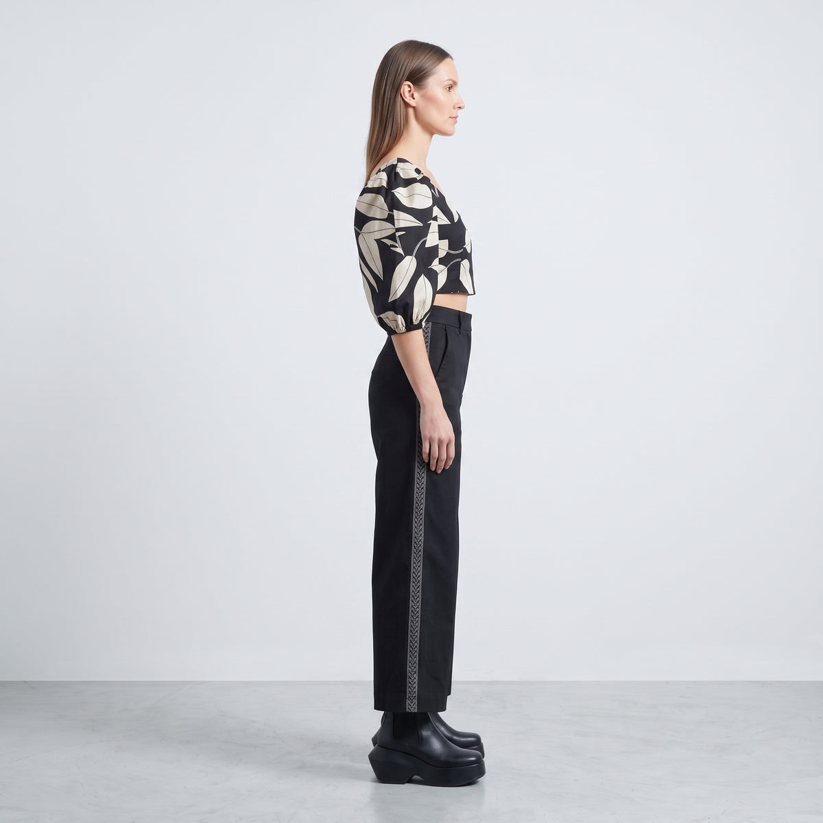 Leaf Print Puff Sleeve Crop