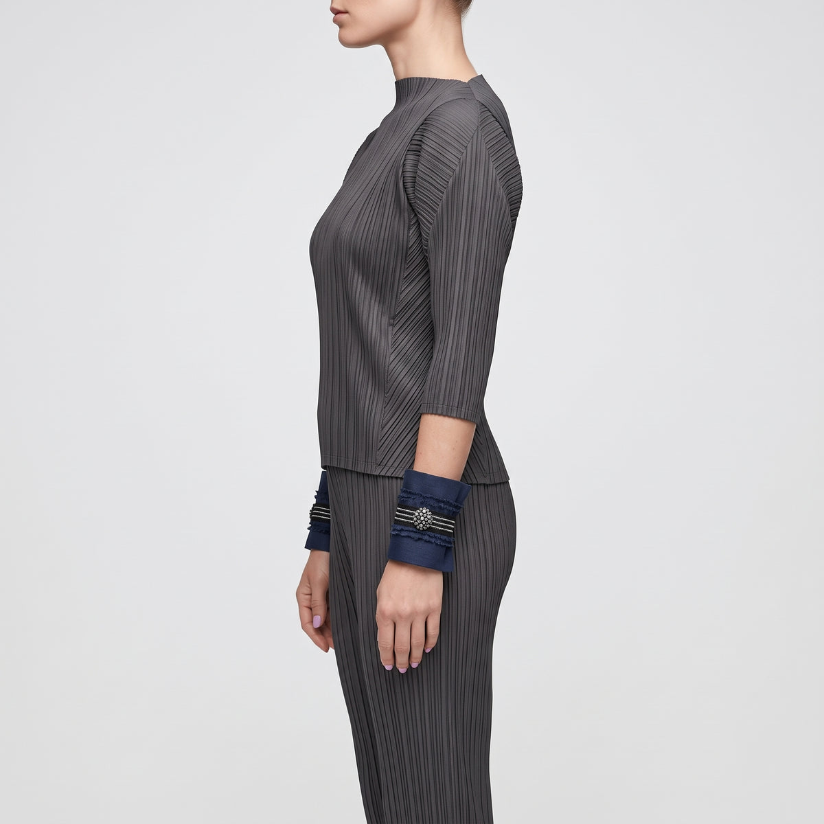 Embellished Linen Frayed Cuffs